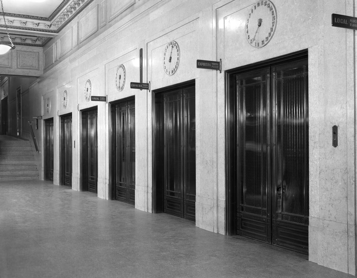 1940s 1930s ROW BANK OF...