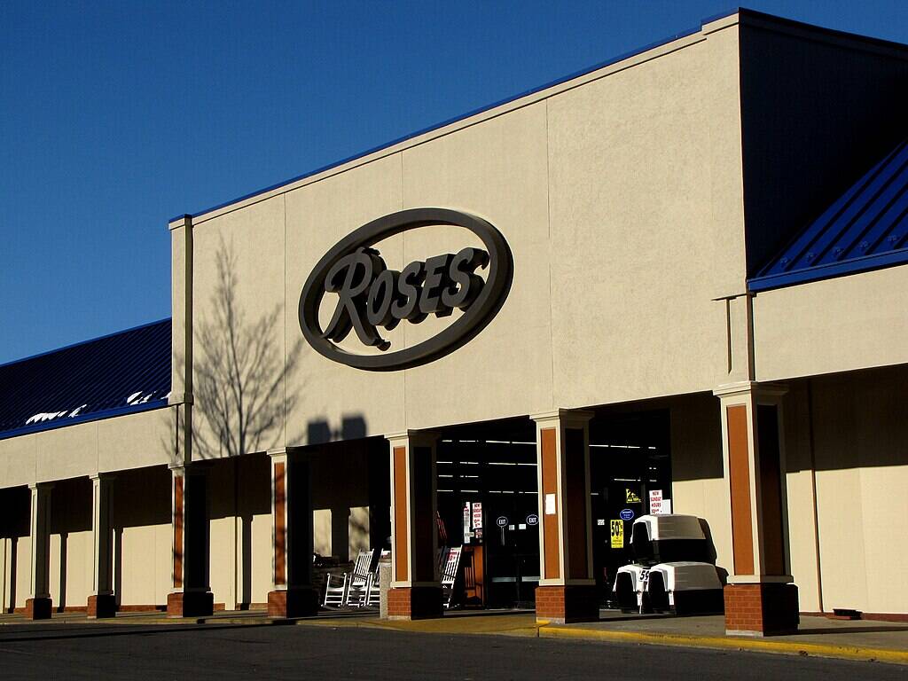 Roses,_Waynesboro,_Virginia