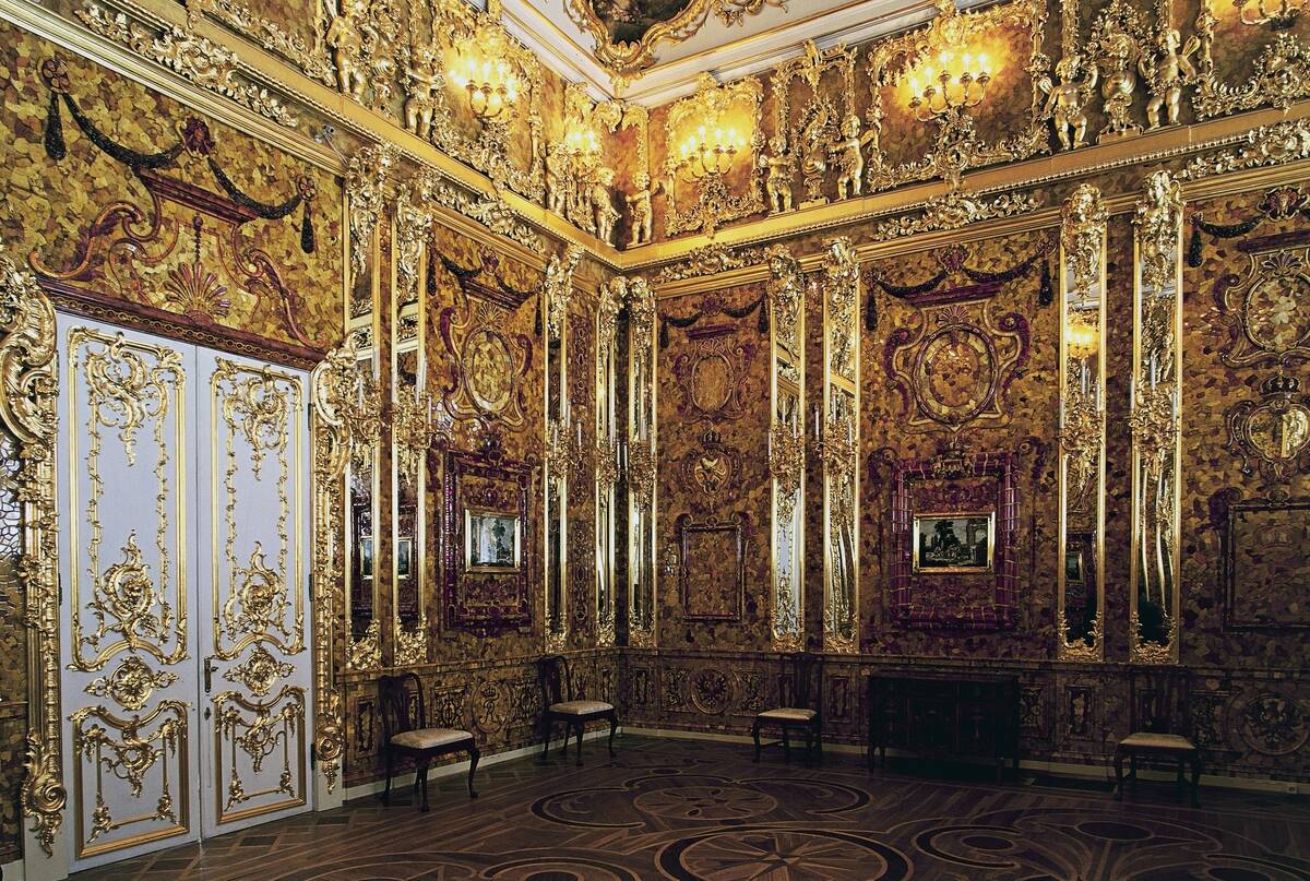 Amber Room or Amber Chamber...
