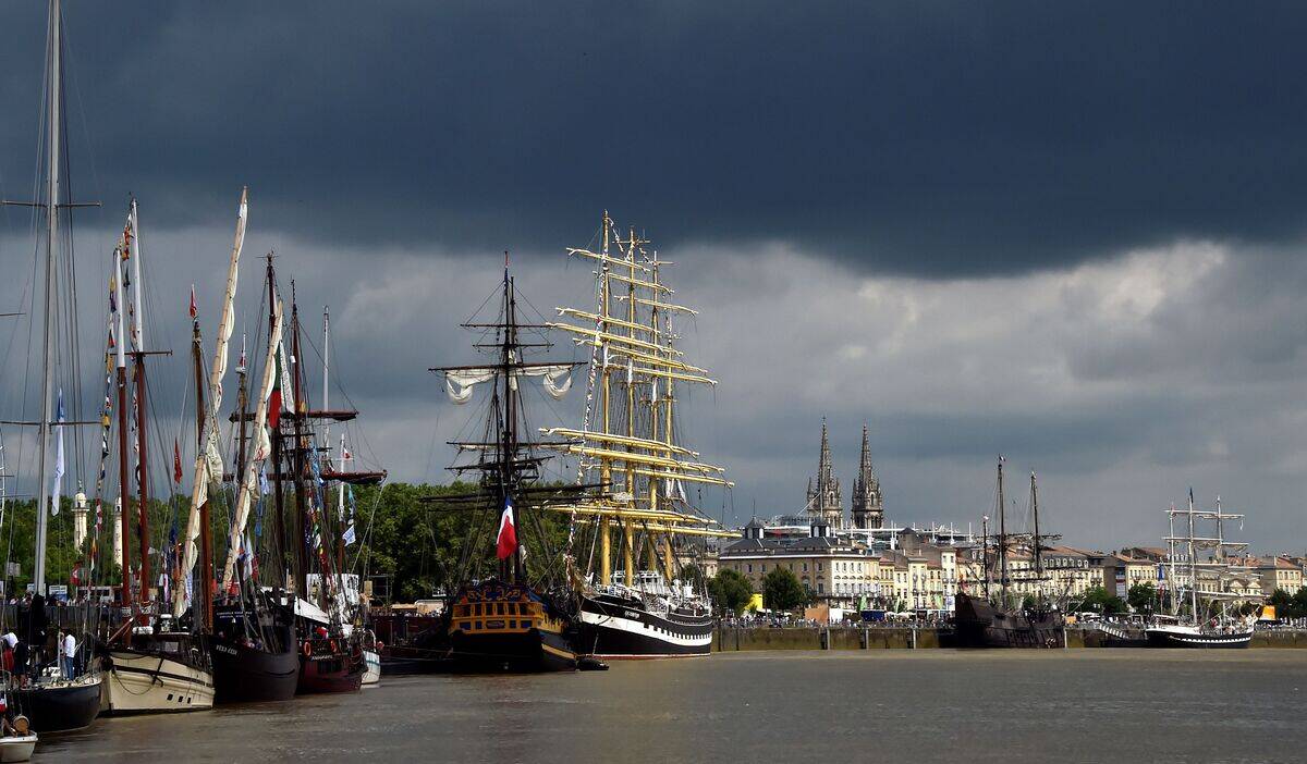 FRANCE-SAILING-HISTORY-WINE-FESTIVAL