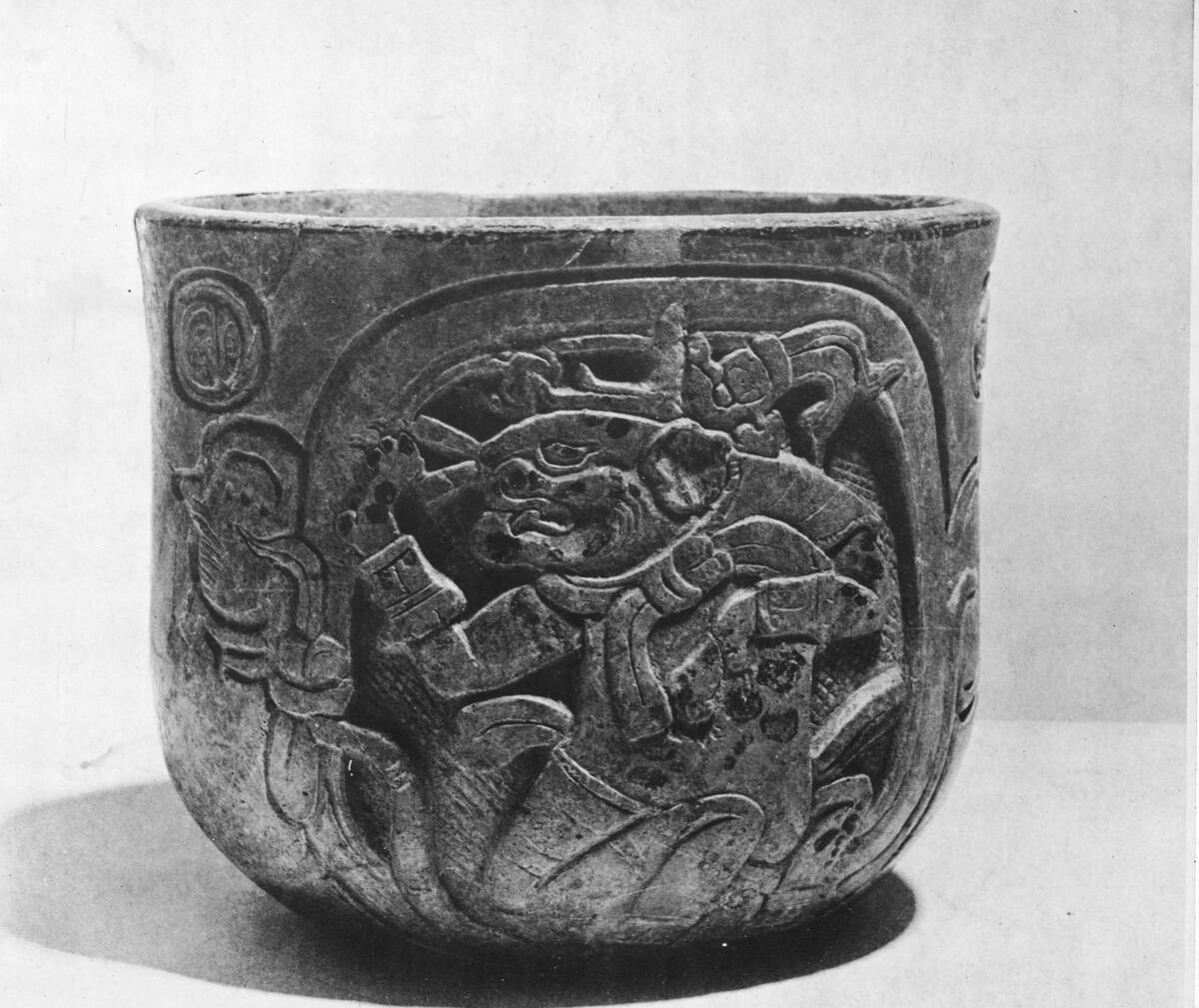 Mayan Pottery With Engraved Jaguar