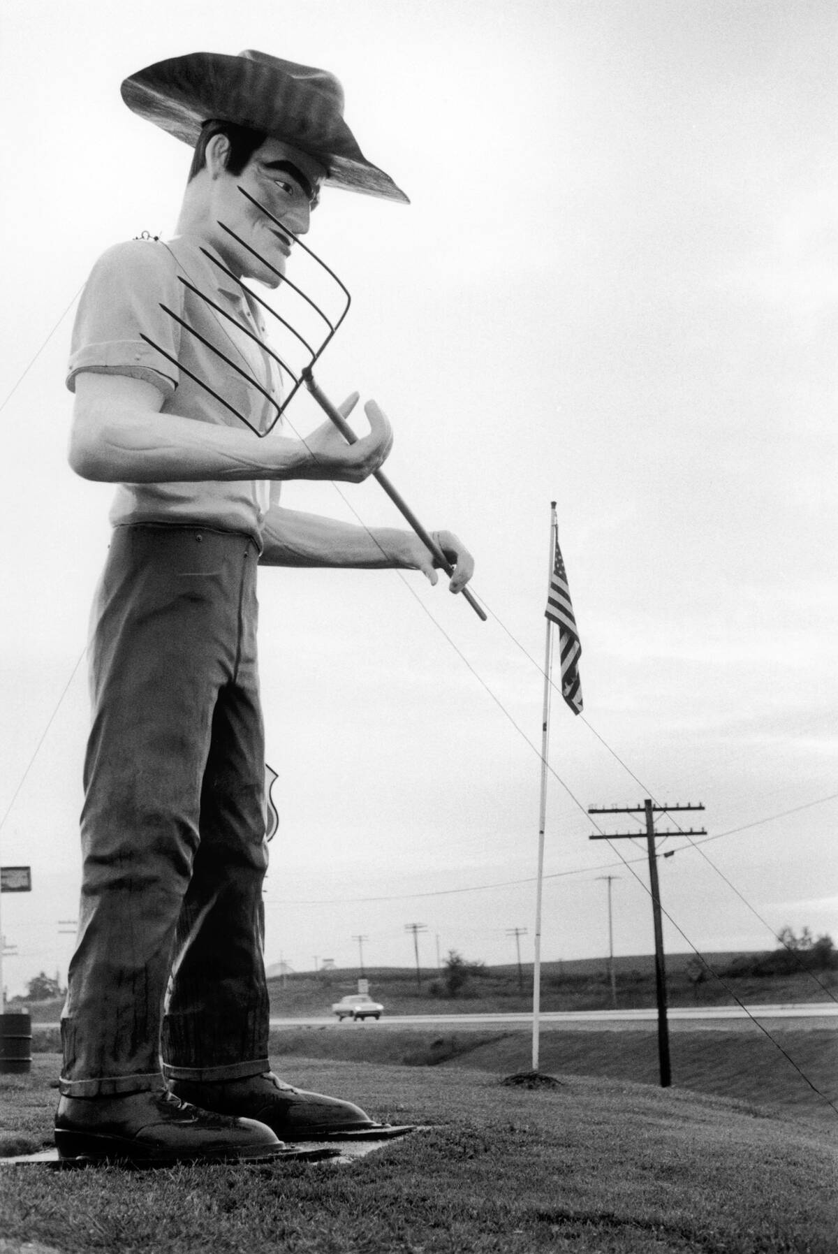 MUFFLER MAN URBAN LANDSCAPE 1970S