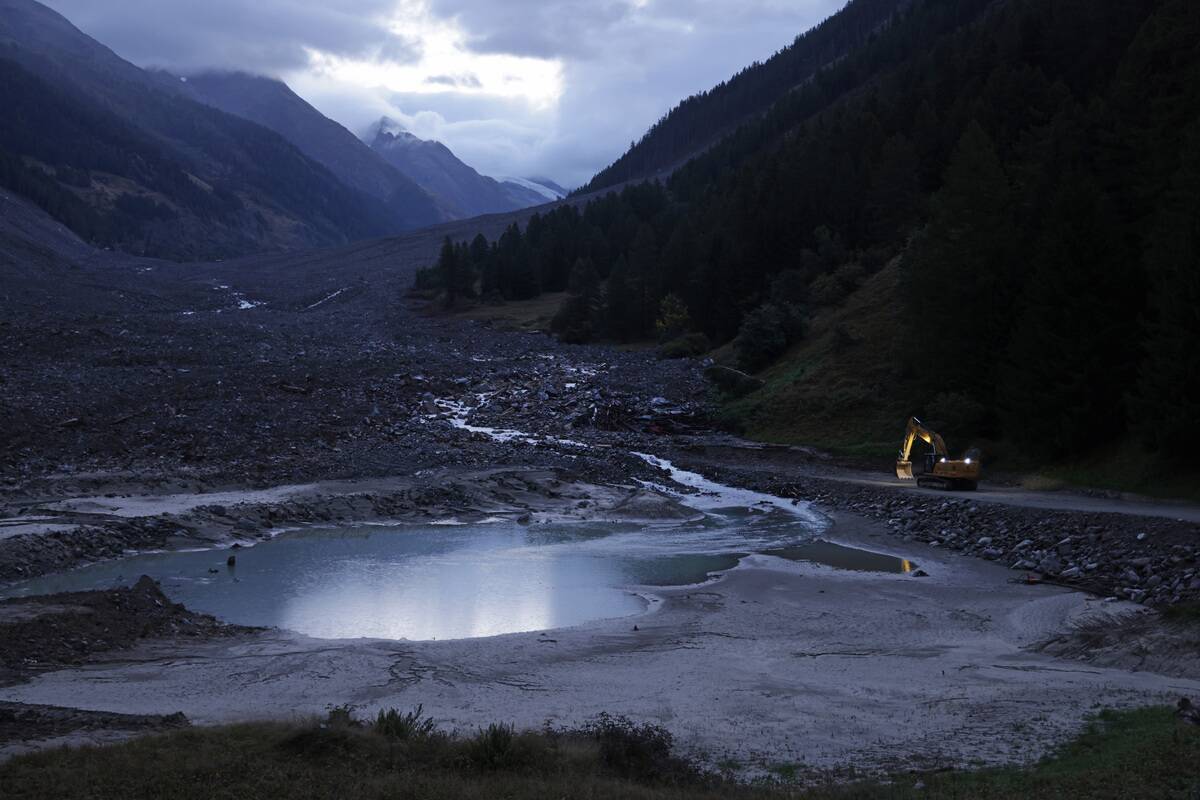 Scientists Analyze Deposit of Blatten Landslide