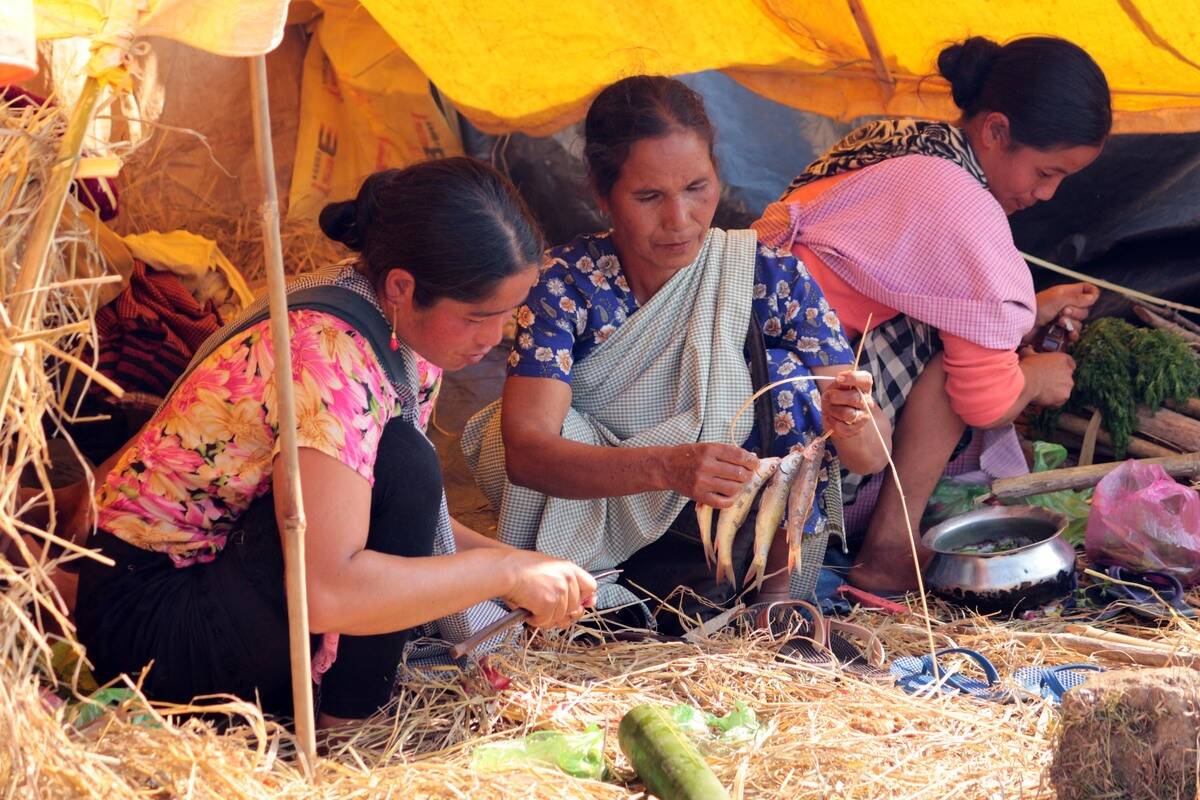 Tribal women busy in barter system during 3 days long...