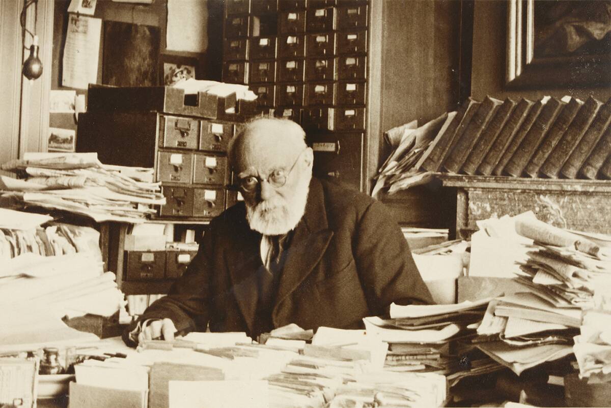 Paul_Otlet_à_son_bureau