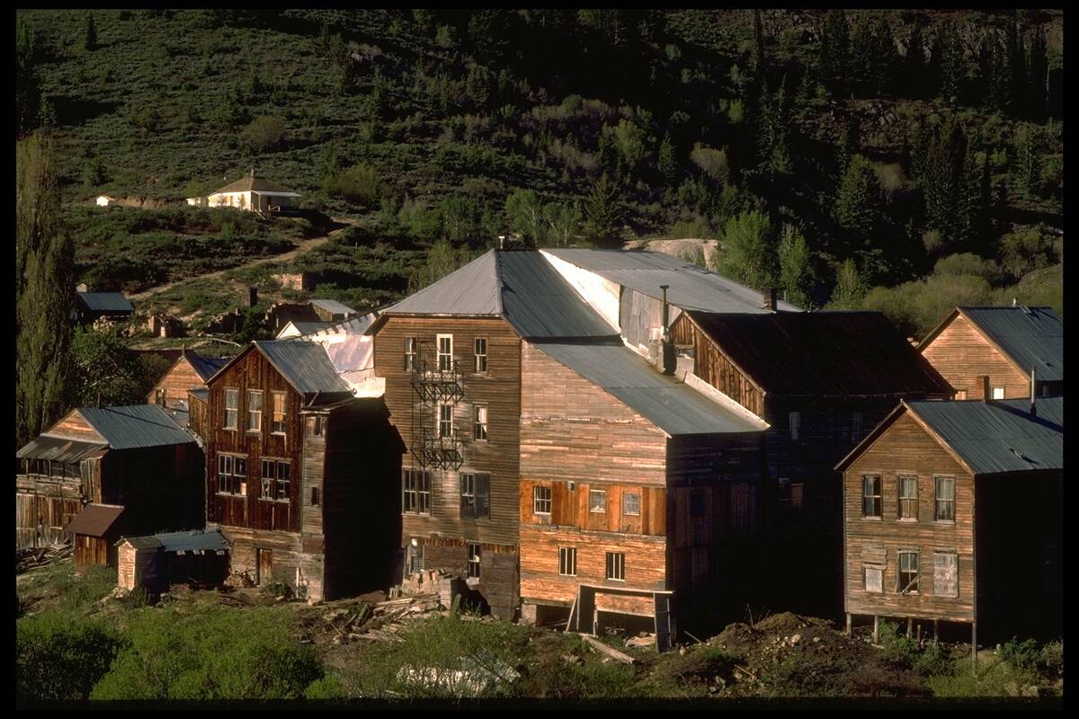AMERICAN GHOST TOWNS