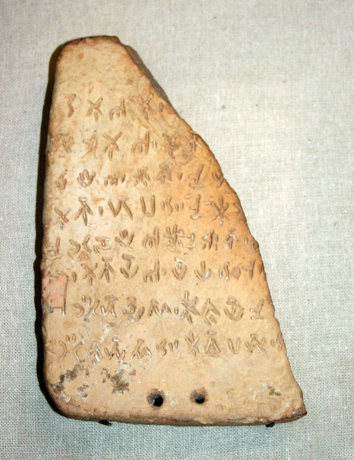 Clay tablet inscribed with Linear 'B' script. Minoan dated to 1400 BC, from Knossos. Crete.