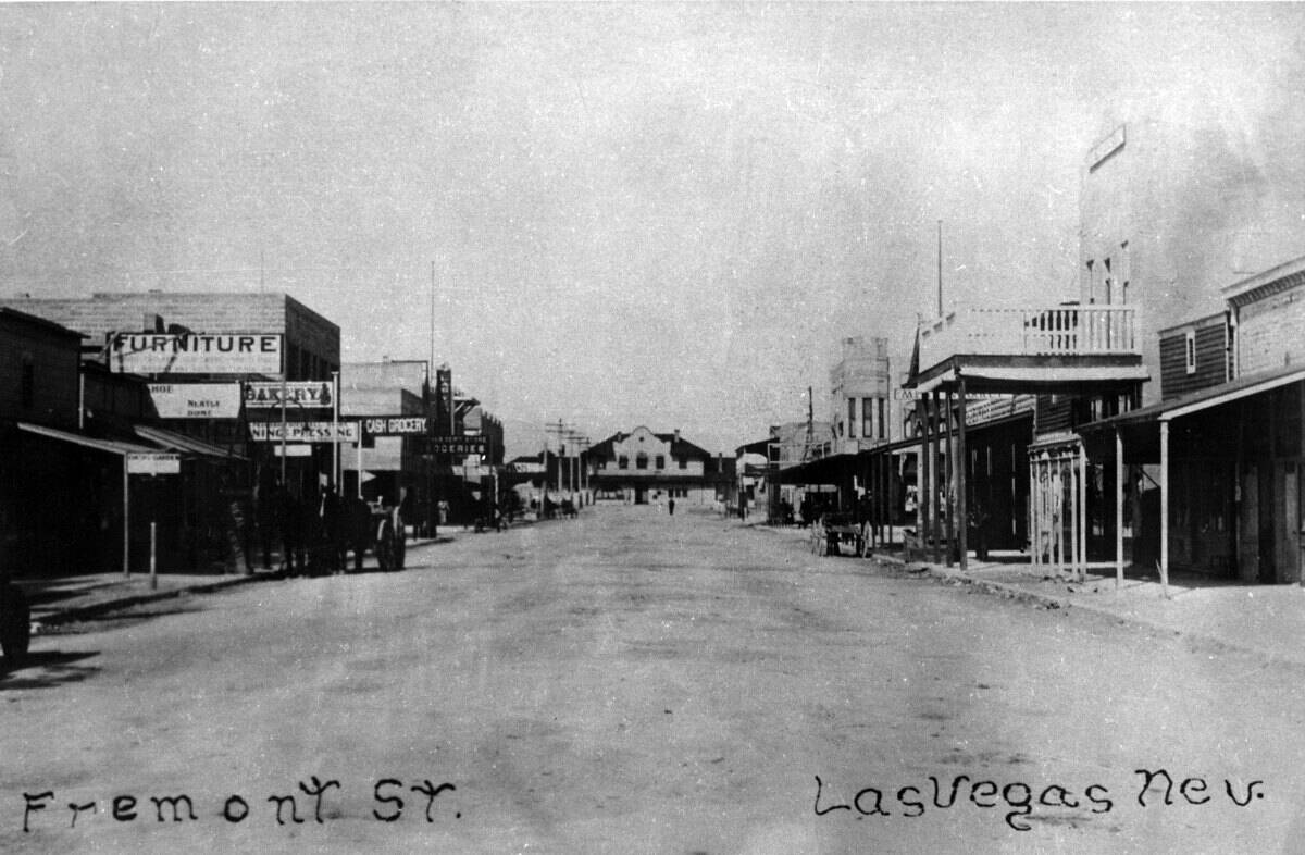 Early Las Vegas Streetview And Cityscape
