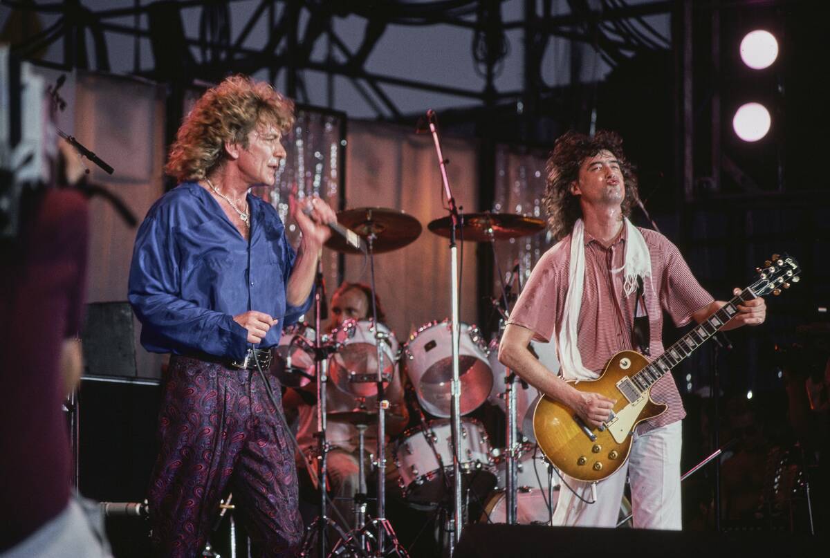 Led Zeppelin Performing At Live Aid