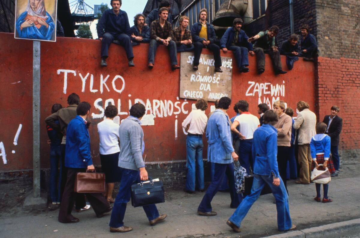 Striking Workers Taunting Pedestrians