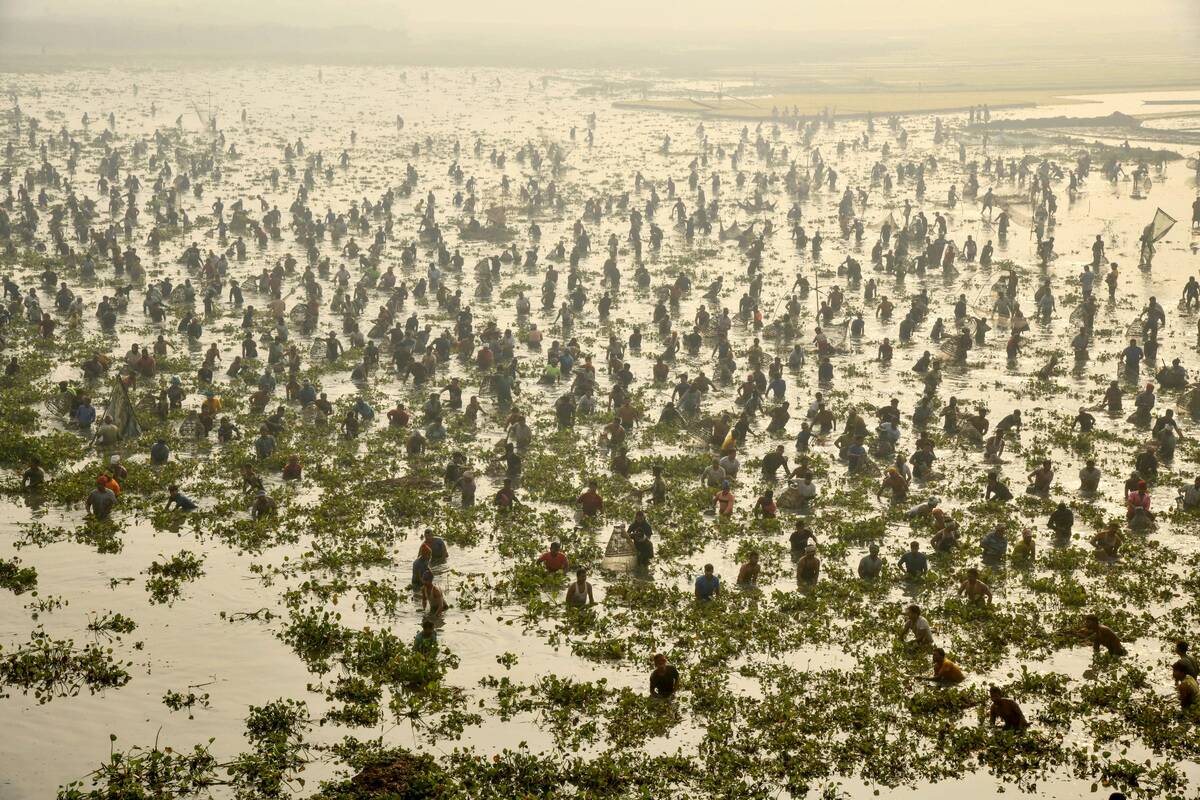 TOPSHOT-INDIA-RELIGION-FESTIVAL-FISH
