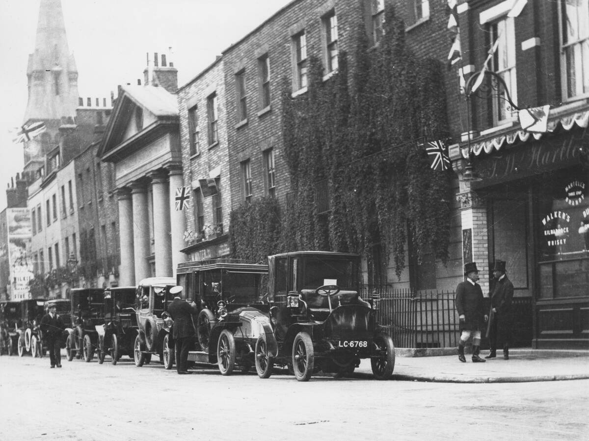 1907 Electromobile Taxi. Creator: Unknown.