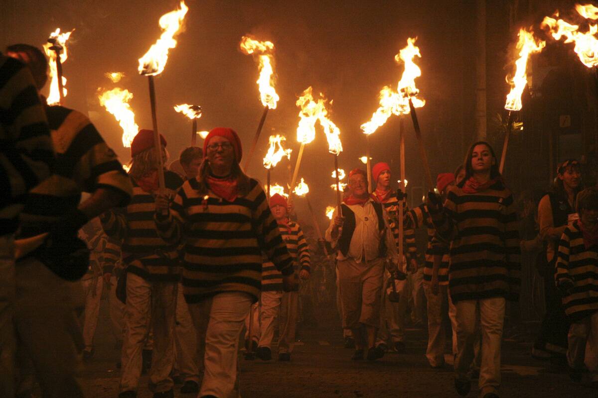 400th Anniversary Of Foiling Of Gunpowder Plot Is Celebrated On England's South Coast