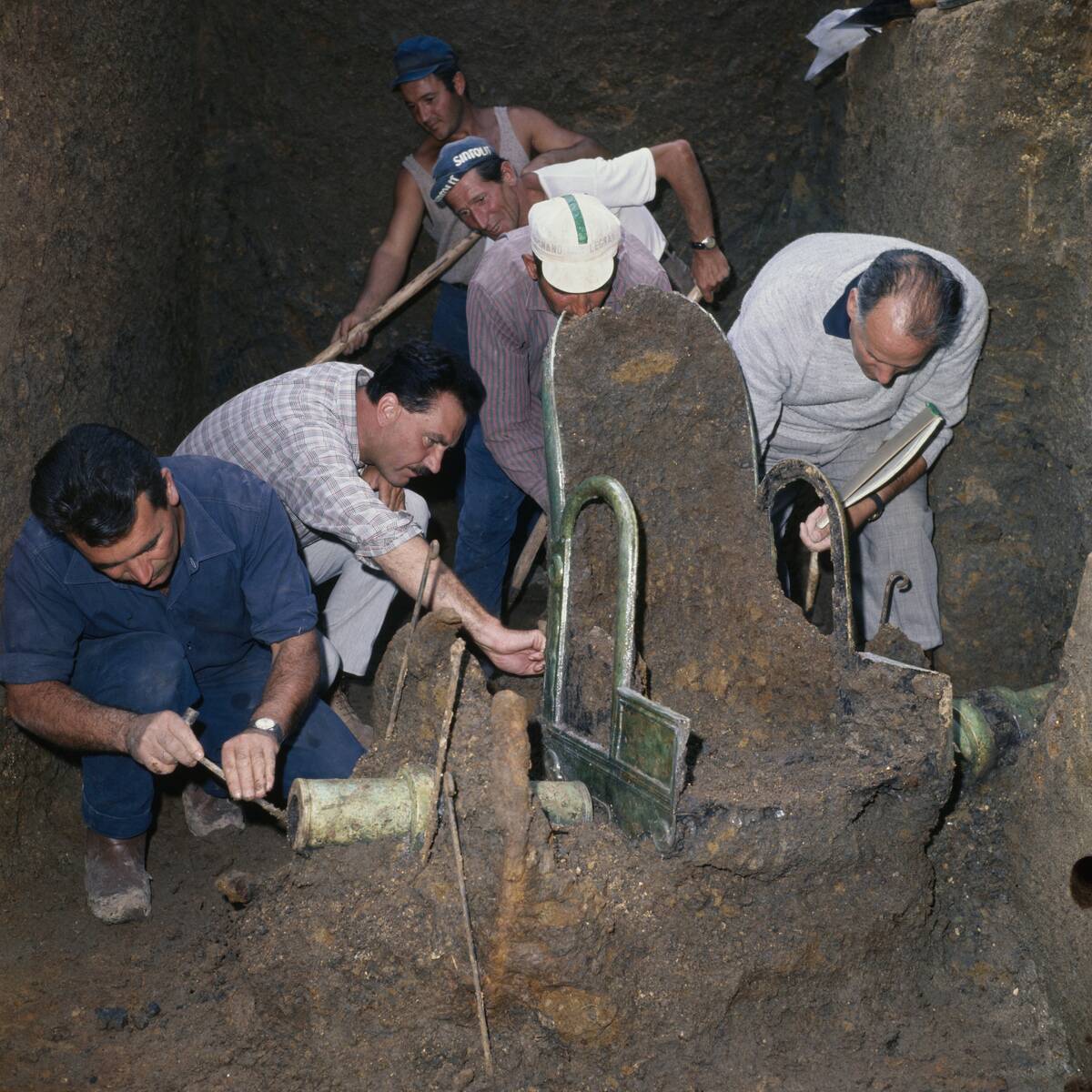 Archaeologists Unearthing The Chariot Of Castro