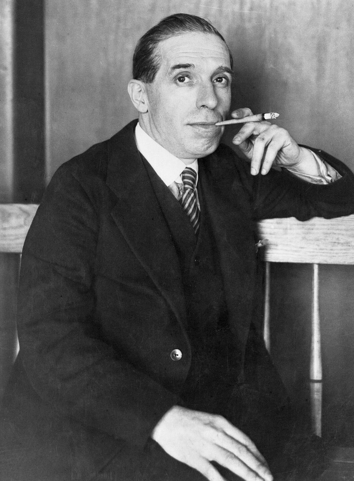 Con Artist Charles Ponzi Starts Long Jail Term