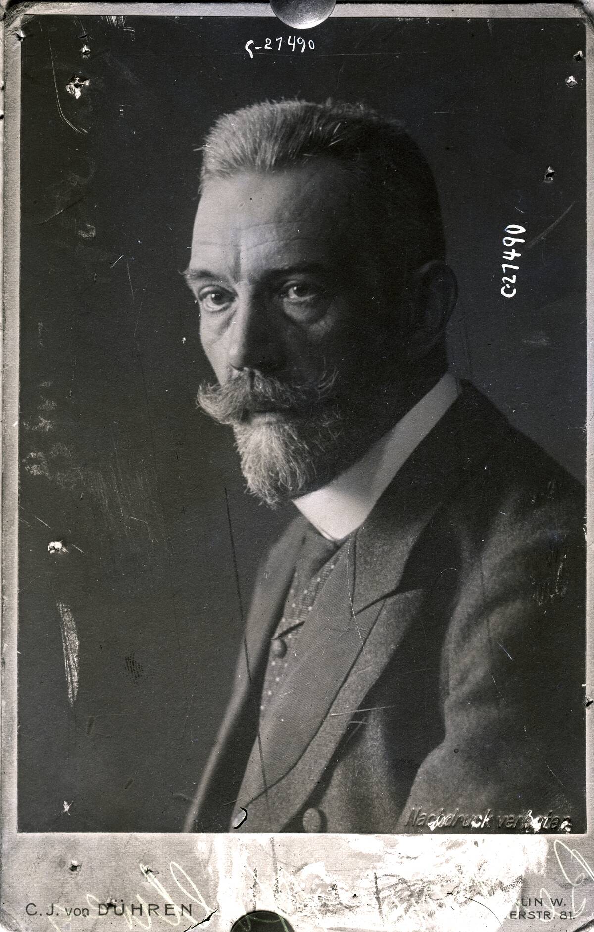 German Chancellor Headshoulder