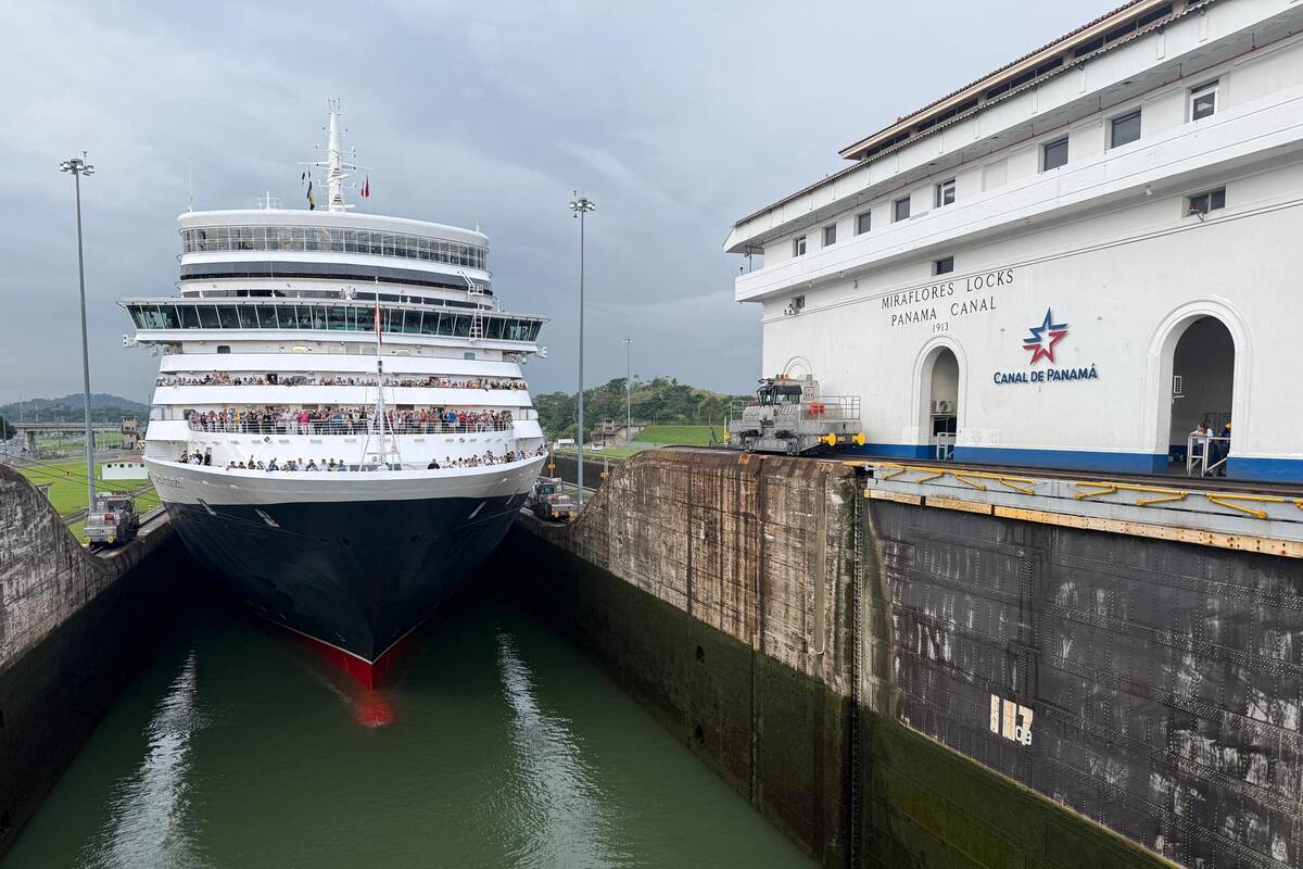 PANAMA-TRANSPORT-CRUISE-TOURISM