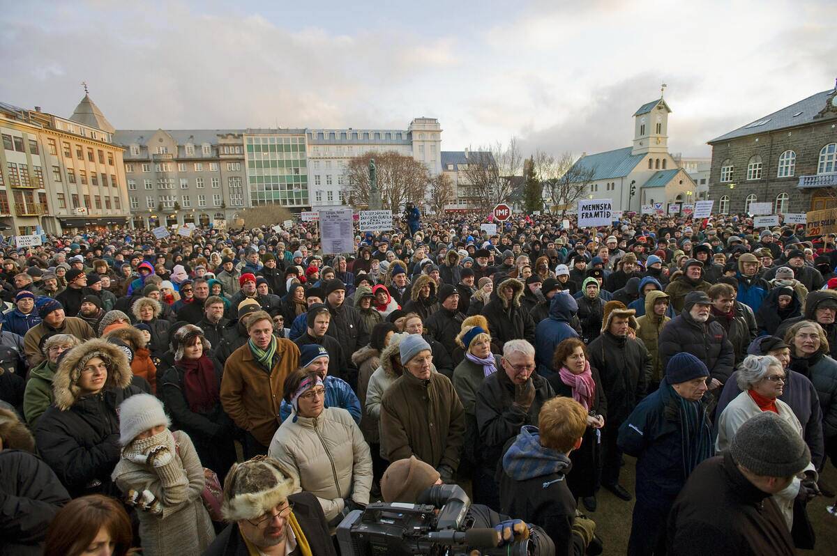 People demonstrate against the governmen