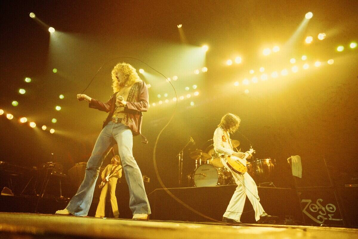 Photo of Jimmy PAGE and Robert PLANT and LED ZEPPELIN