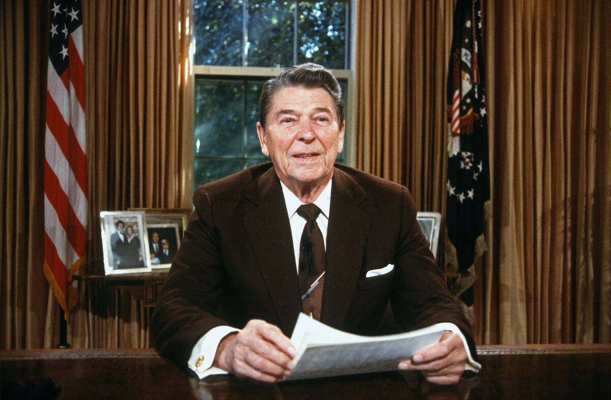 President Reagan In The Oval Office