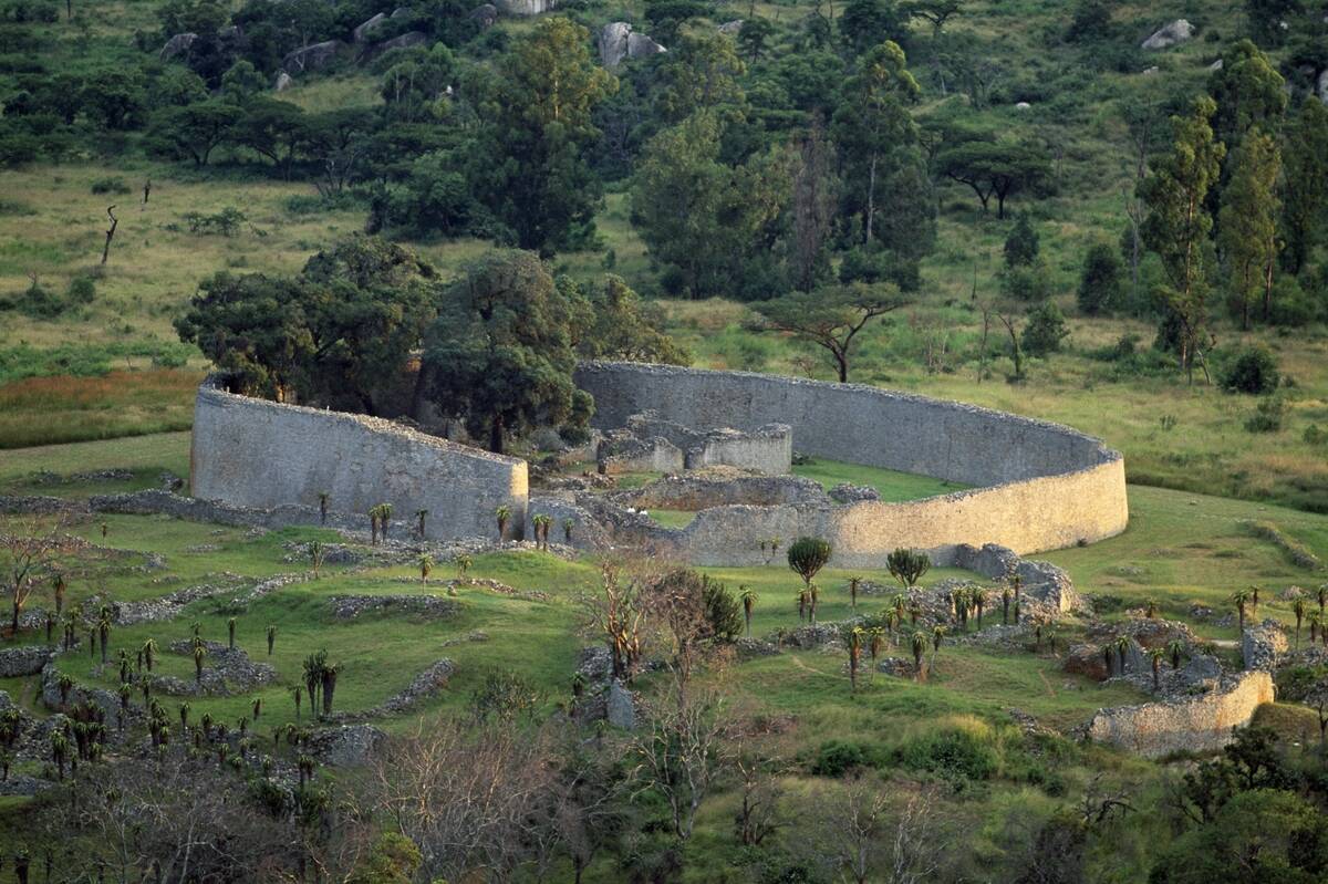 Ruins and the large enclosure of Great Zimbabwe
