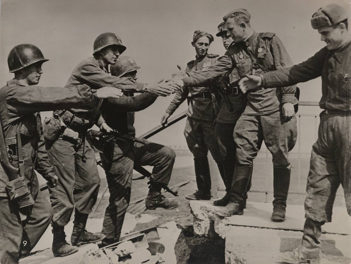 Russian and American troops meeting