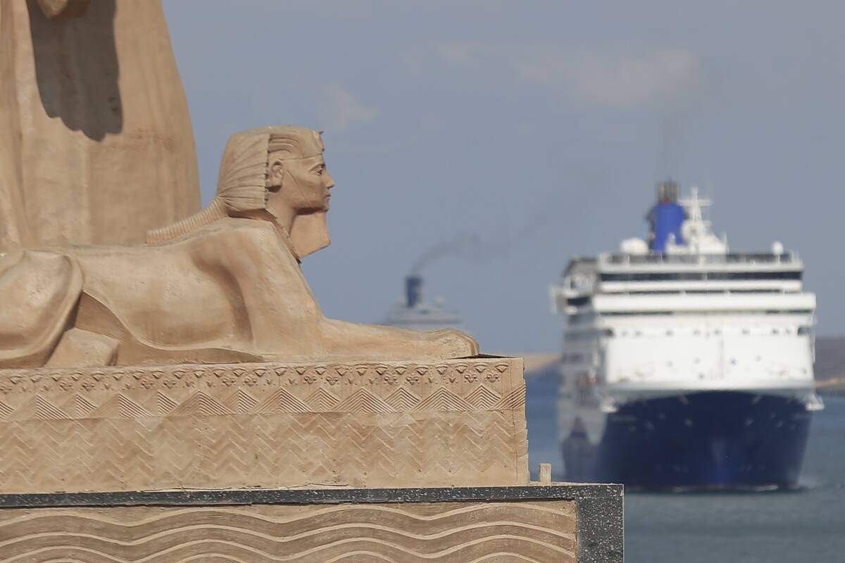 Suez Canal sees heavy traffic as officials discuss large-scale transits