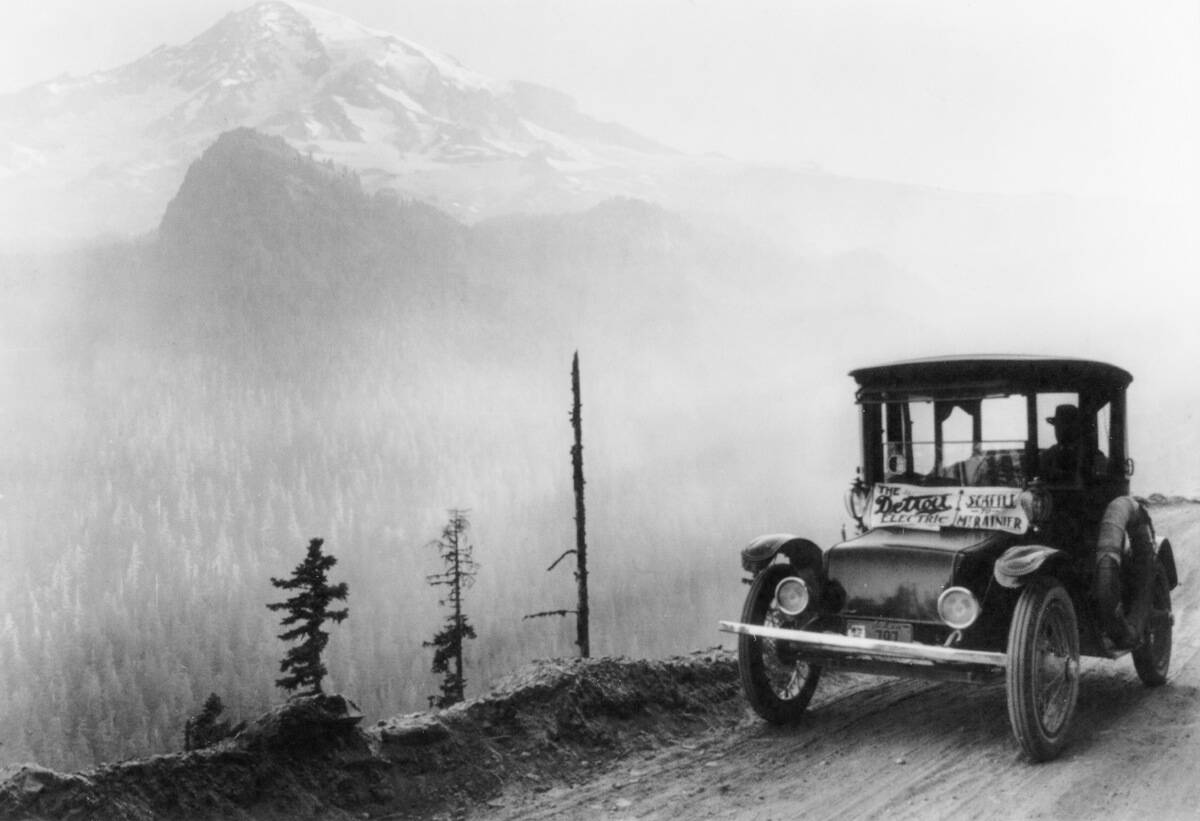 The Detroit Electric Automobile