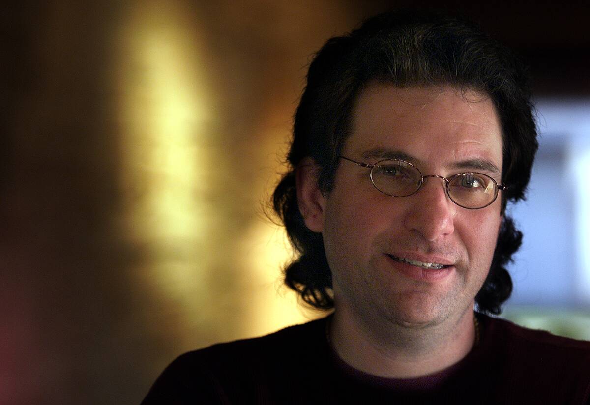 Thousand Oaks resident Kevin Mitnick, 39, spent 5 years in federal prison for stealing software from
