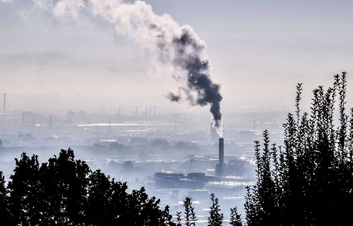 TOPSHOT-FRANCE-ENVIRONMENT-POLLUTION