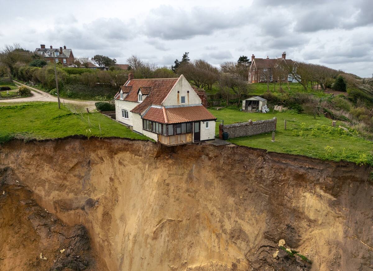 Trimingham Farmhouse Teeters On Cliff's Edge, Set For Demolition