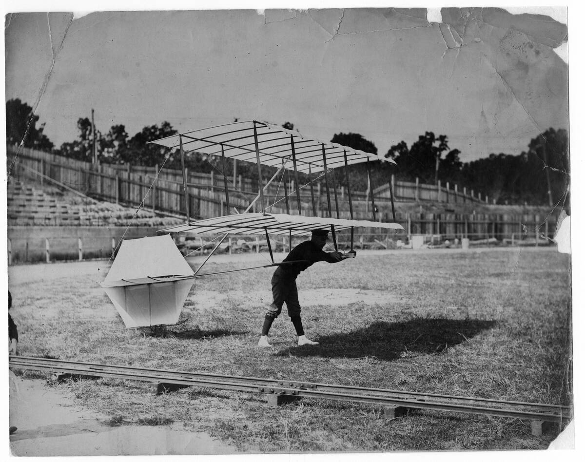 William Avery On 'Gliding Machine'