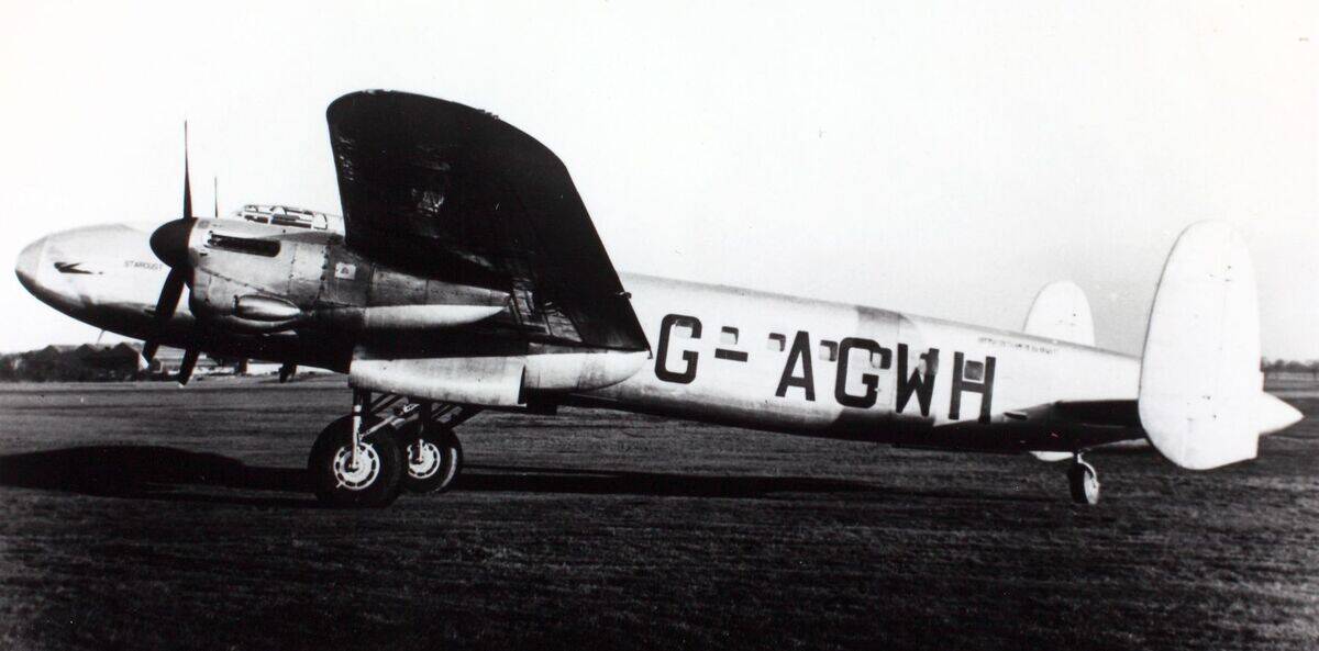 Avro_Avro_691_Lancastrian_3_G-AGWH_cn_1280_'Stardust'_BSAA_(British_South_American_Airways)_(15215624954)