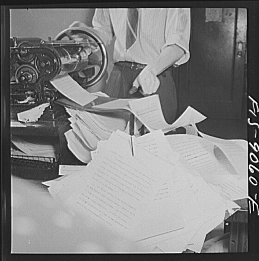 Wire_room_of_the_New_York_Times_newspaper.8d22711v