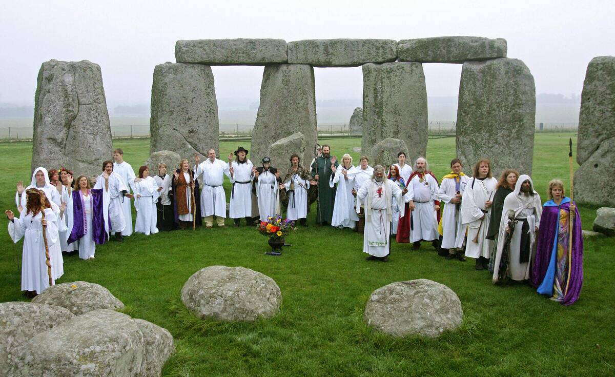 Druids perform a pagan Samhain blessing