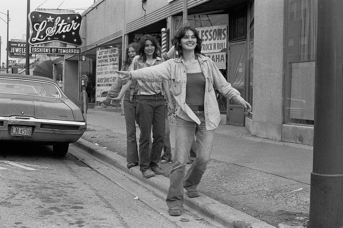 Hitchhiking On Devon Avenue