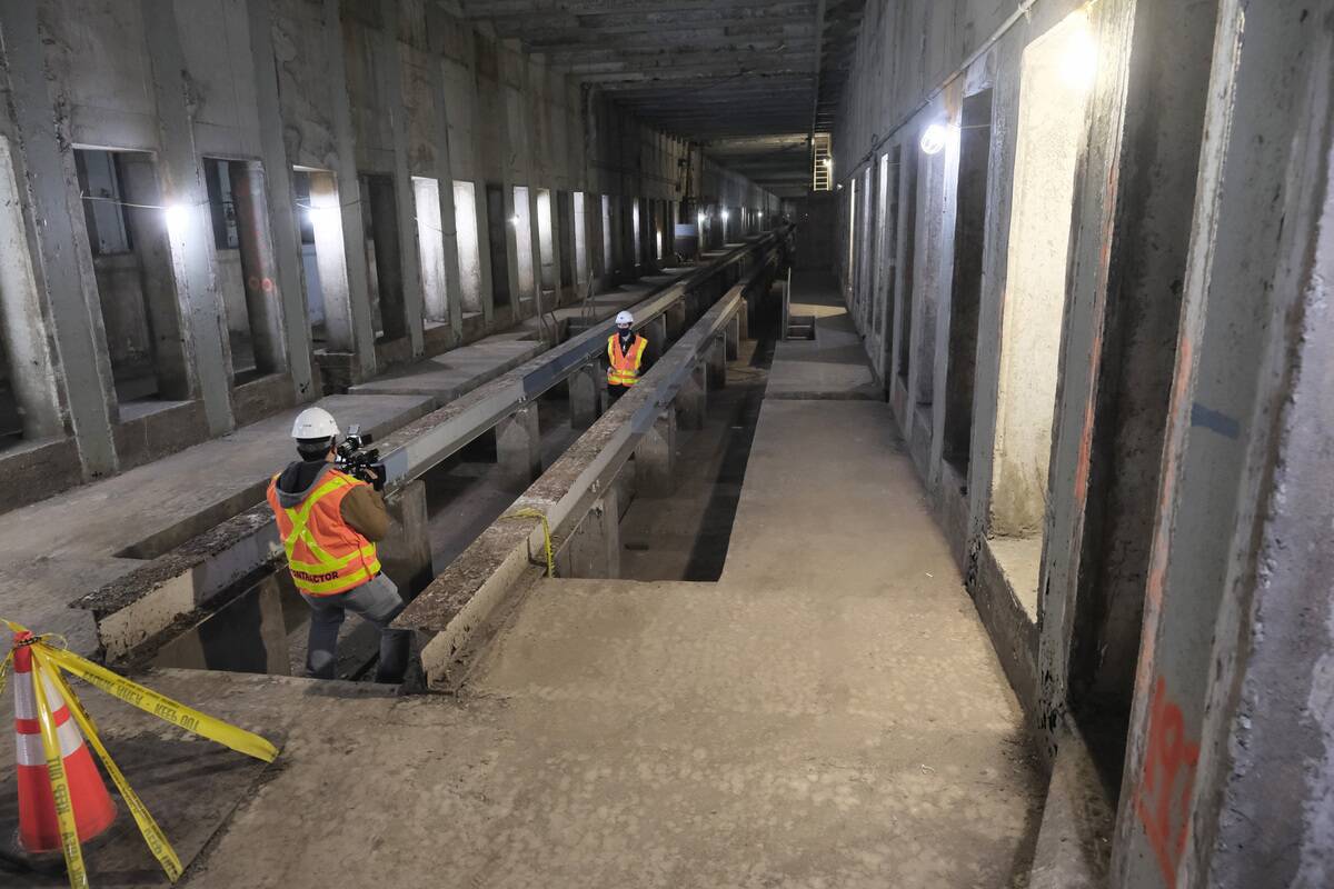 New York Governor Hochul Tours The Ongoing 2nd Avenue Subway Project In NYC