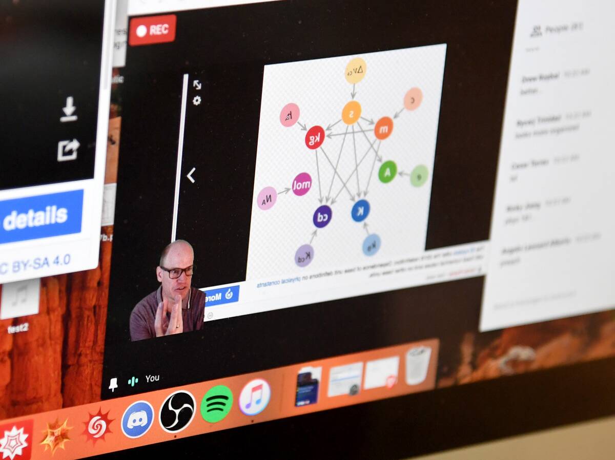 UNLV Holds Hybrid In-Person And Remote Classes Amid COVID-19 Pandemic