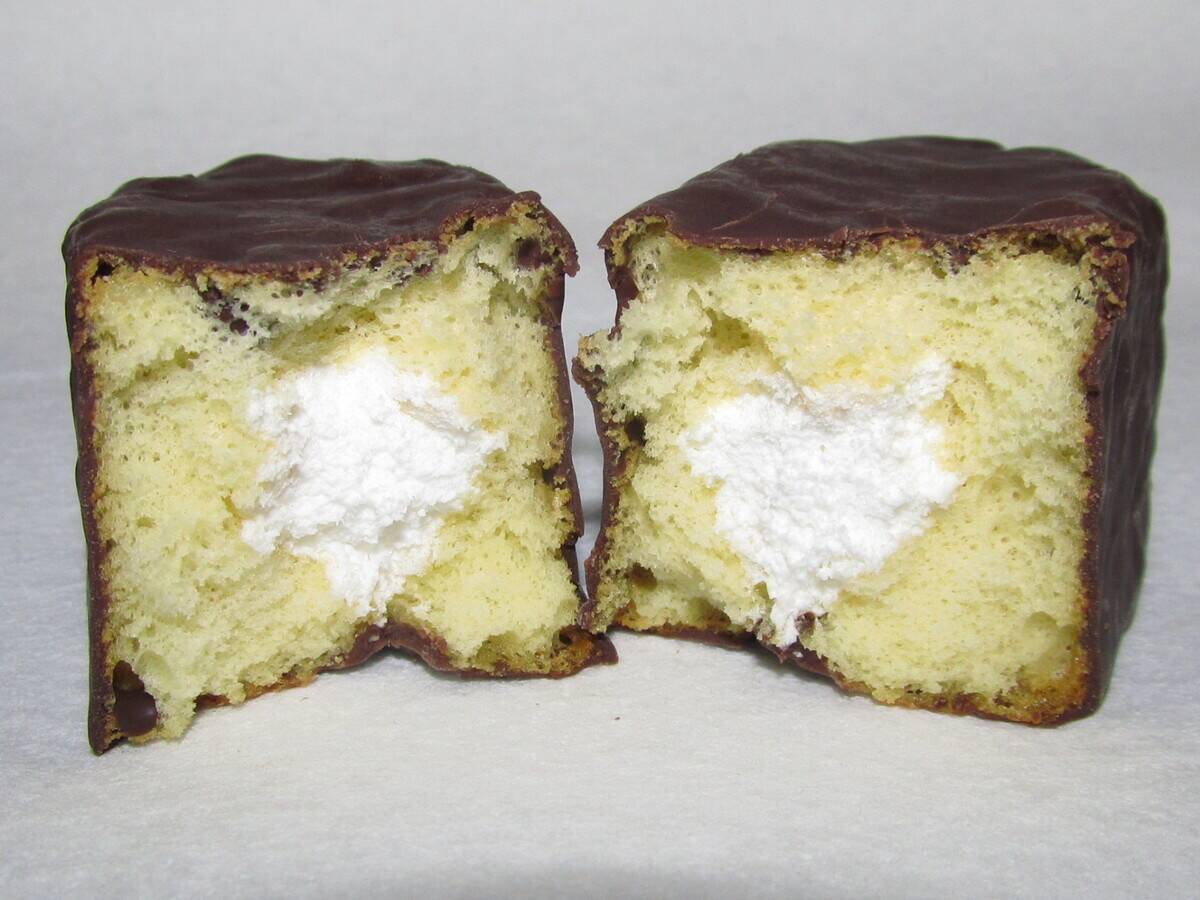 Hostess_Chocodile_opened_(23169980684)