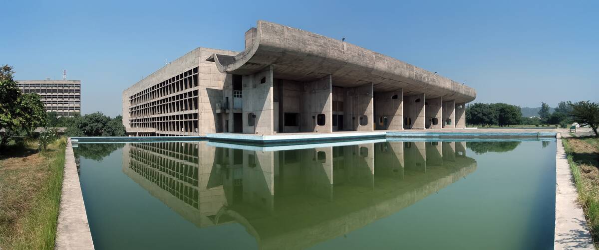 Palace_of_Assembly_Chandigarh_2006