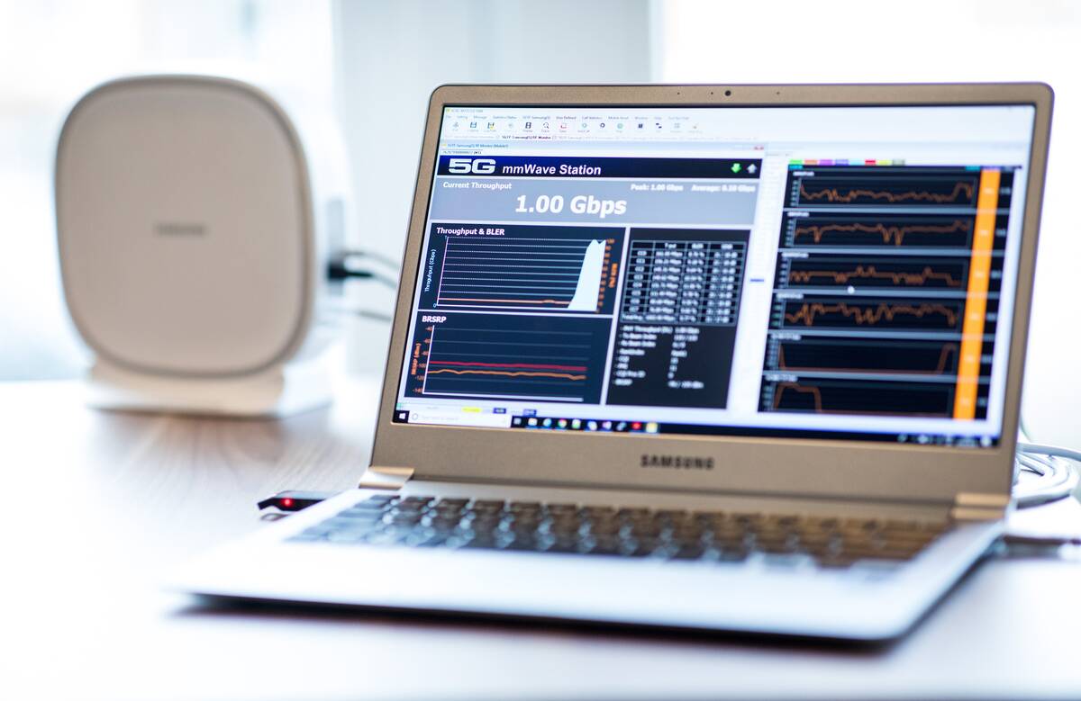 Press conference 5G Internet supply