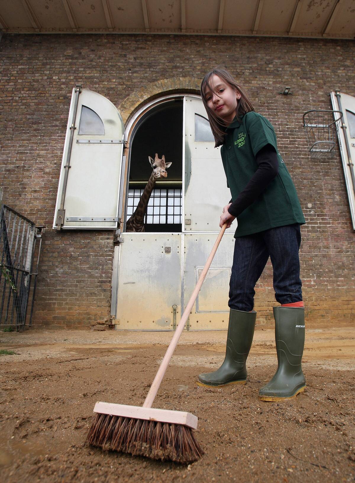 Schoolchildren Become Zoo Keepers For The Day