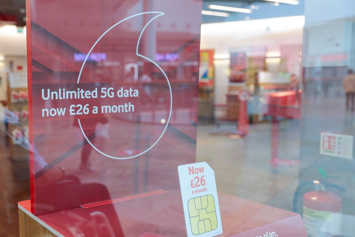 U.K. PM Johnson Urged to Ban Huawei in U.K. 5G Networks by End-2021