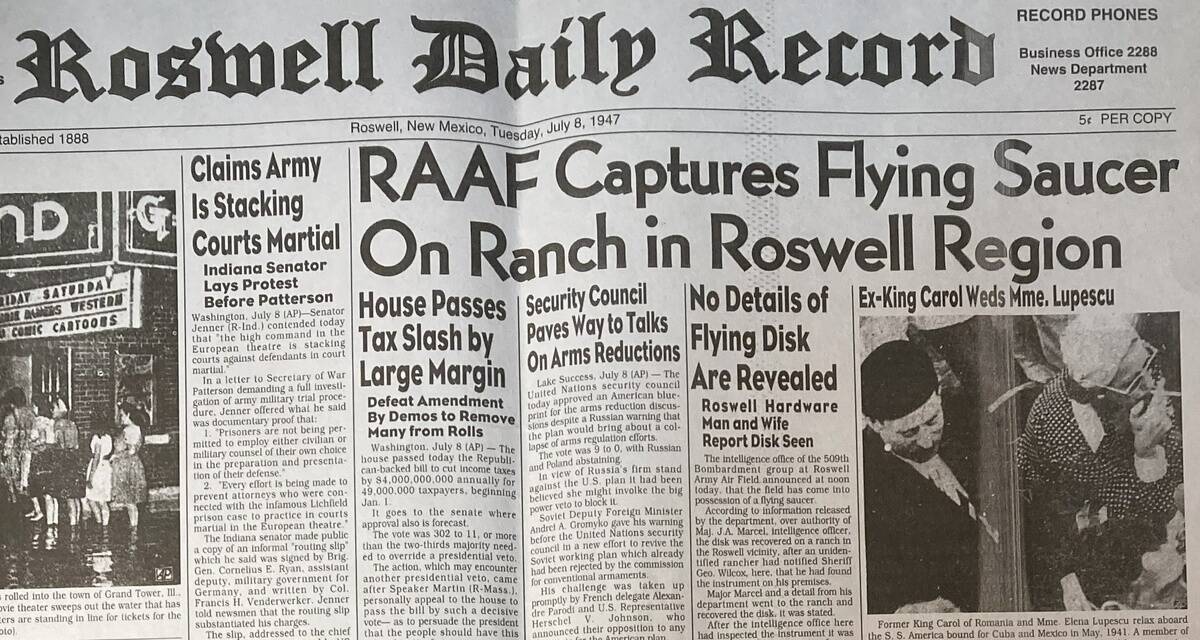 Roswell_Daily_Record._July_8,_1947._RAAF_Captures_Flying_Saucer_On_Ranch_in_Roswell_Region._Top_of_front_page