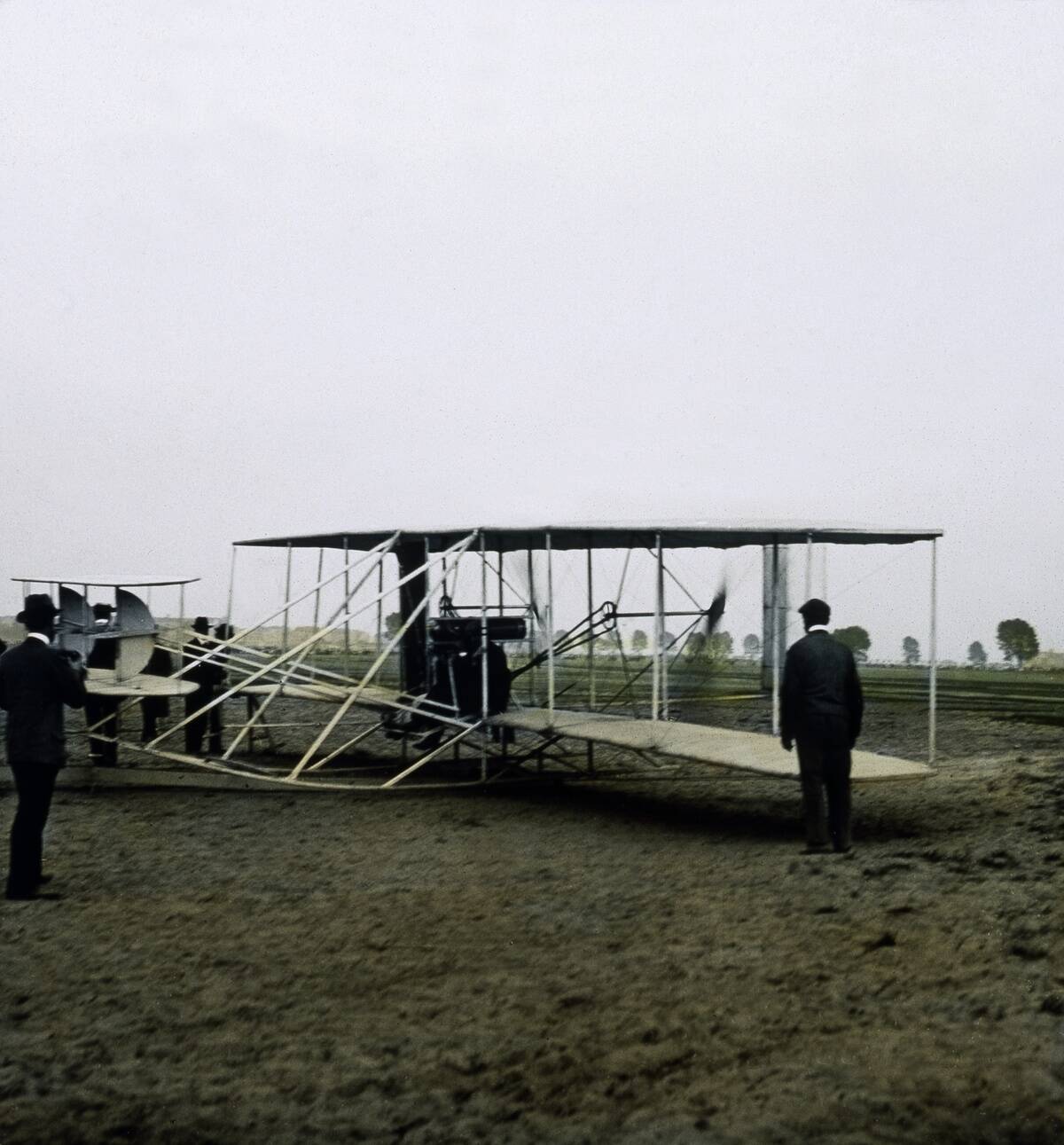 Aviation, beginnings : Visit of Orville Wright to Berlin (04.-18.09.1909) Flight demonstrations at Tempehof field . Wright together with Ms. Hildebrandt ready to take off. September 1909