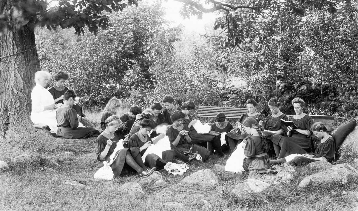 Sewing Circle in New England