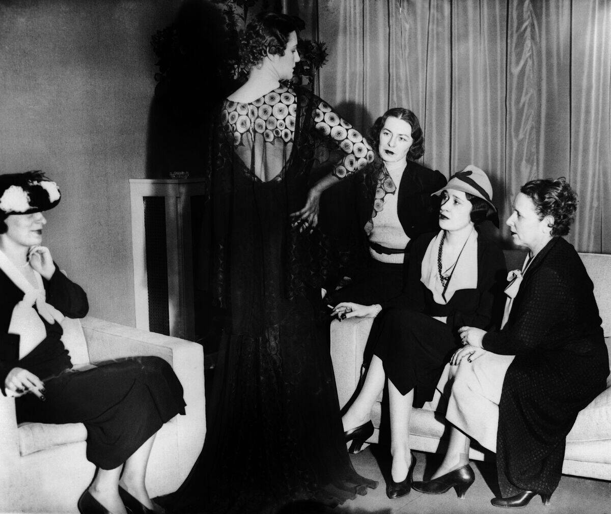 Gloria Morgan Vanderbilt In Her Shop In New York In 1935