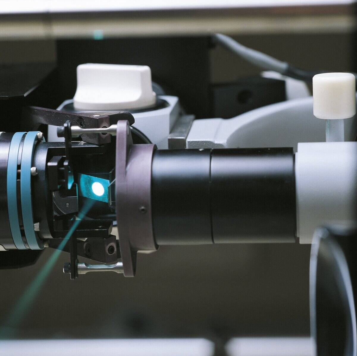 Laser beam of stereo microscope device used in macular disease