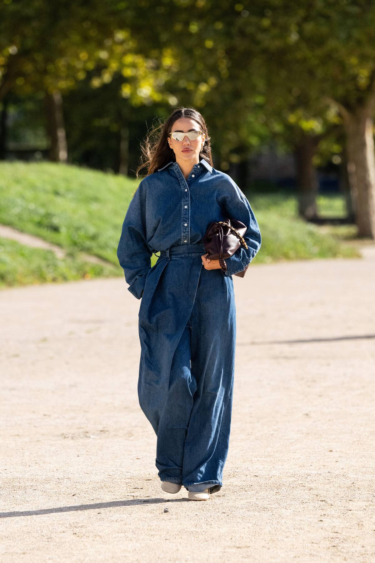 Street Style - Paris Fashion Week - Womenswear Spring/Summer 2025 - Day Five
