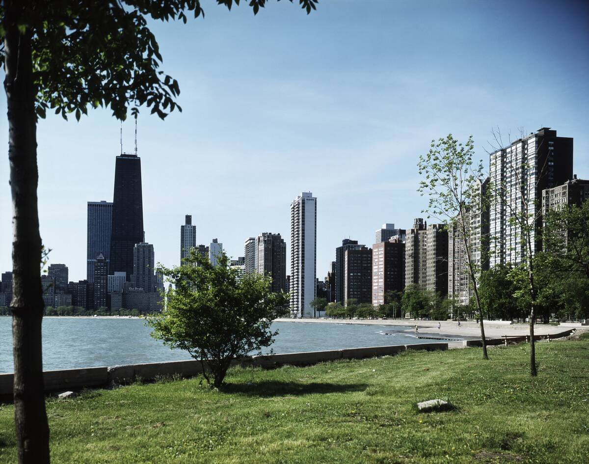 1970s CHICAGO SKYLINE...